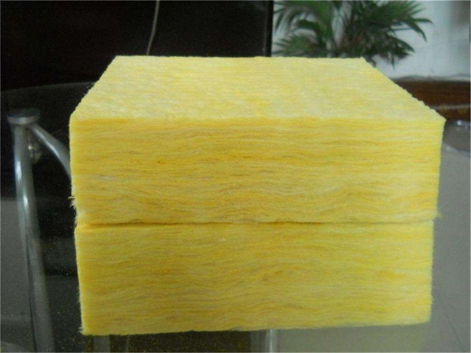 Smoke prevention and exhaust glass wool board